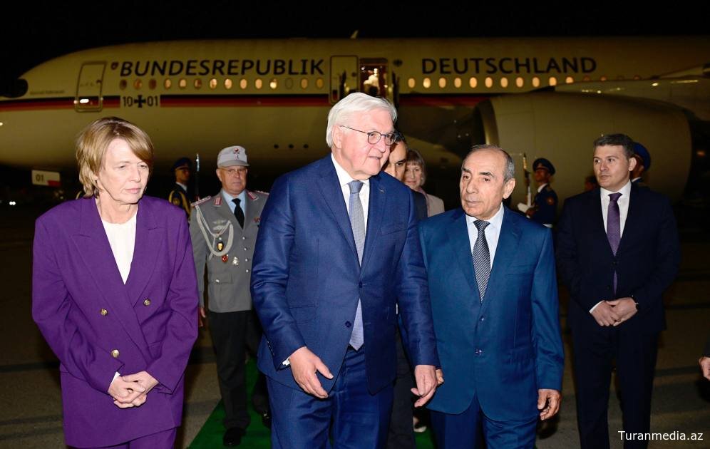 Президент ФРГ Штайнмайер прибыл с официальным визитом в Азербайджан