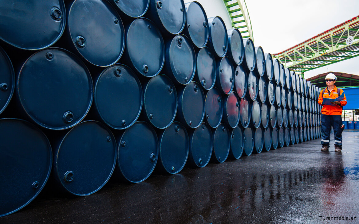 Цена нефти Brent немного снизилась до $65,3 за баррель