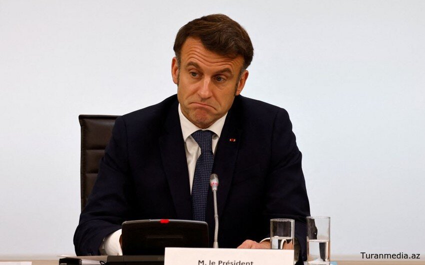 Макрон: Франция поддерживает усилия Баку и Еревана в подписании мирного договора