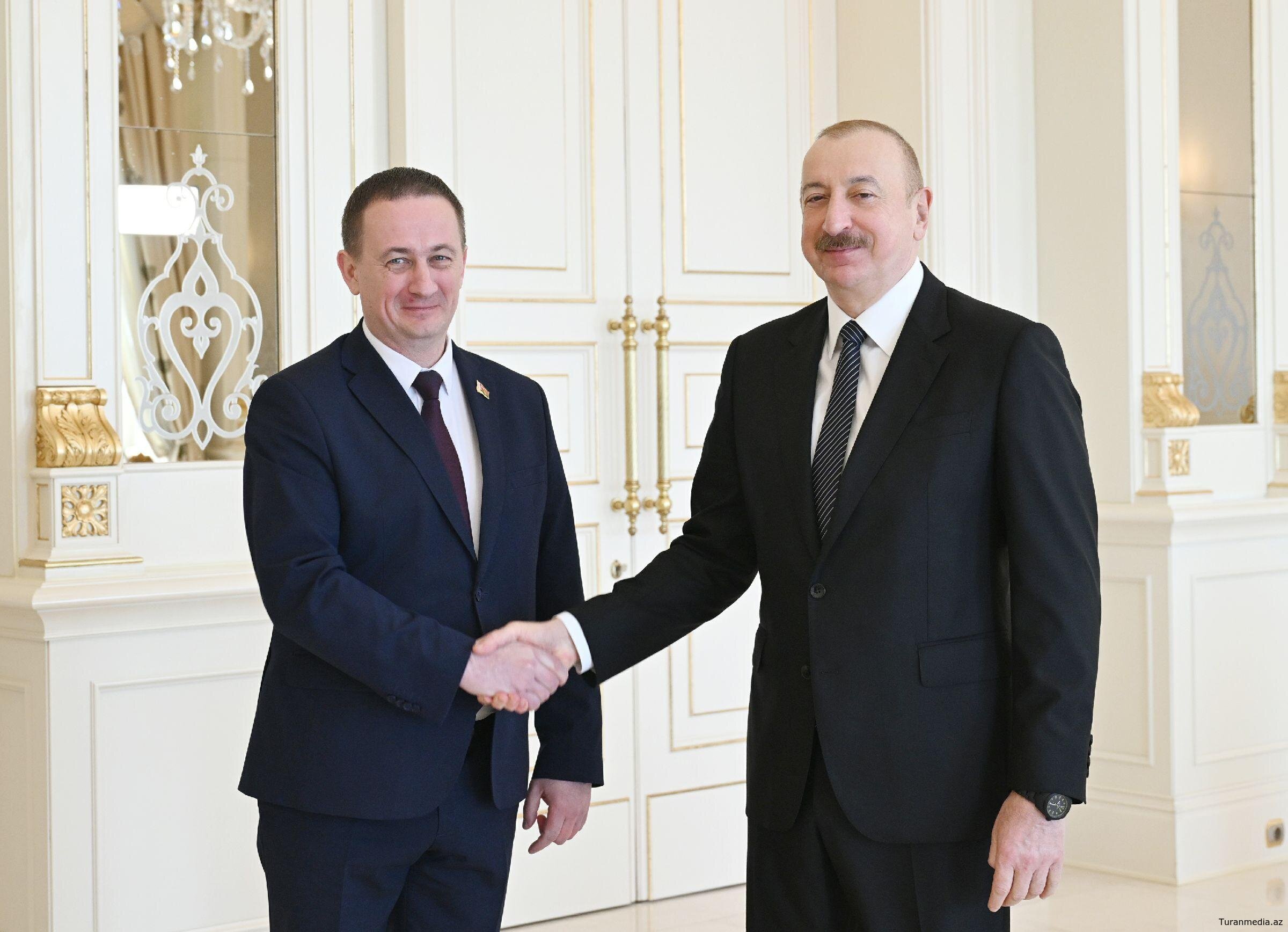 Президент Азербайджана принял премьера Беларуси