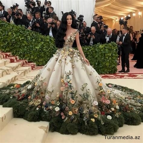 "Кэти Перри снова 'посетила' Met Gala — благодаря ИИ"