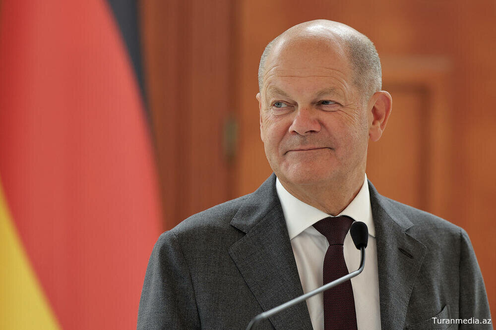 Экс-канцлер Германии подтвердил, что его кабмин распался из-за вопроса финансирования Киева