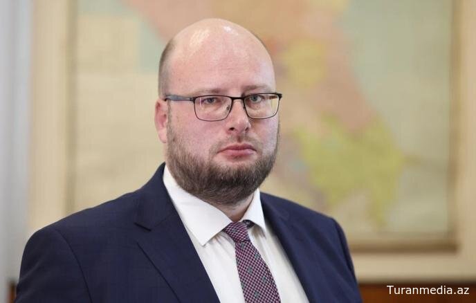 Усидеть на двух стульях у Армении не получится, — МИД РФ